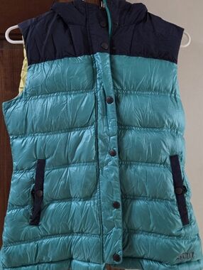 Stio Teal Quilted Puffer Hooded Vest with Navy Accents, M